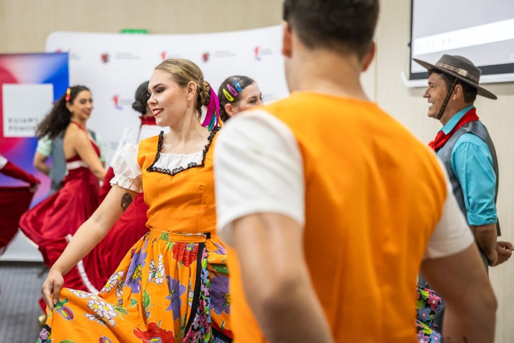 Impromptu Performance at the Marshal’s Office, photo by Szymon Zdziebło / tarantoga for UMWKP