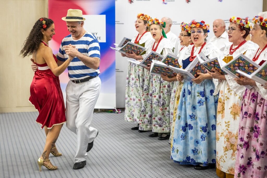 Impromptu Performance at the Marshal’s Office, photo by Szymon Zdziebło / tarantoga for UMWKP