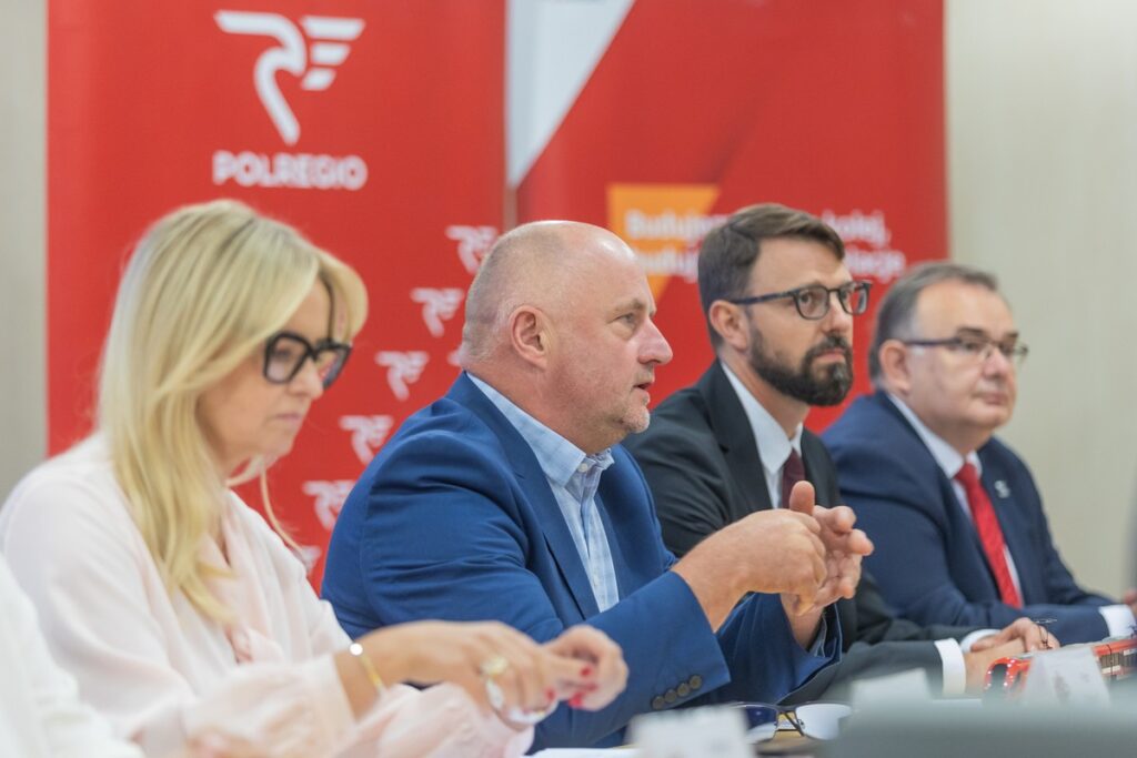 Podpisanie umowy z Polregio, fot. Mikołaj Kuras dla UMWKP