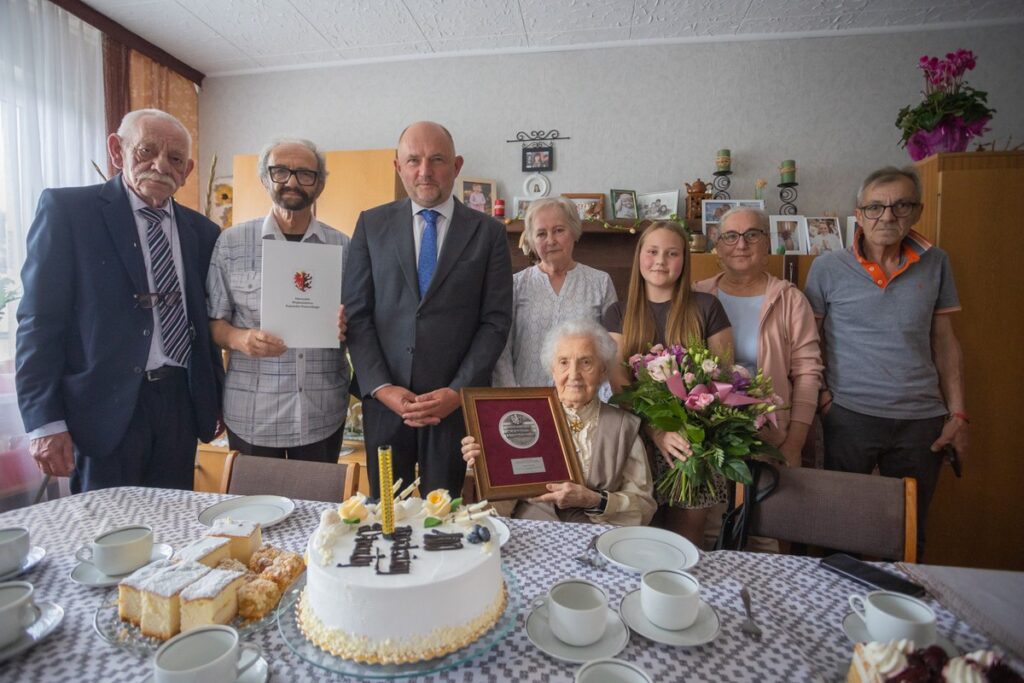 Wręczenie medalu Unitas Durat Danucie Wajs, fot. Mikołaj Kuras dla UMWKP