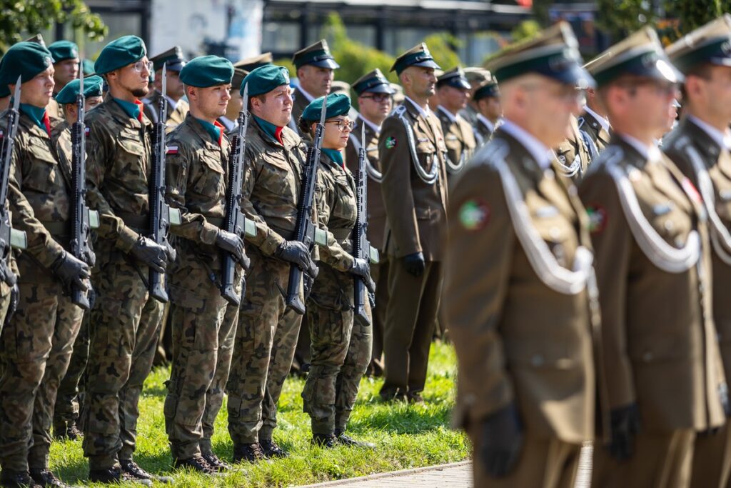 Polish Armed Forces Day in Toruń, photo by Szymon Zdziebło/tarantoga.pl dla UMWKP