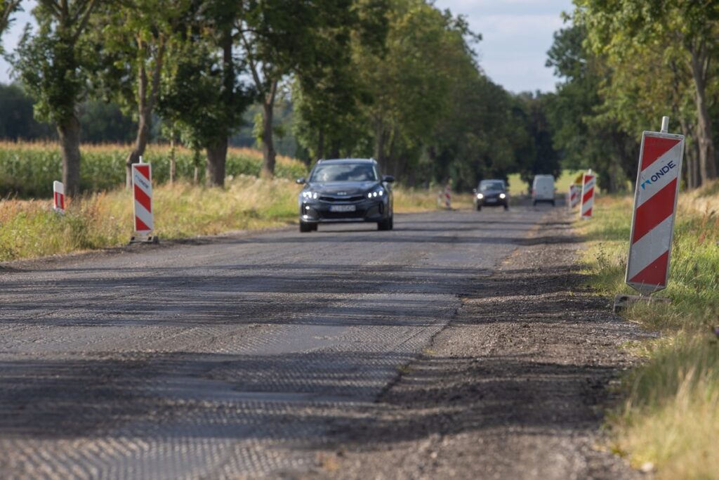 Modernization of the DW 558 Kłokock-Lipno road, photo by Mikołaj Kuras for UMWKP