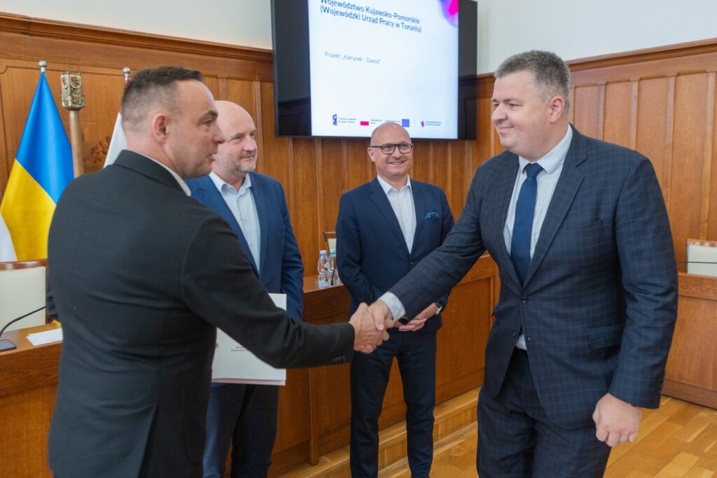 Ceremonia wręczenia umów FEdKP, 28 sierpnia 2025, fot. Mikołaj Kuras dla UMWKP
