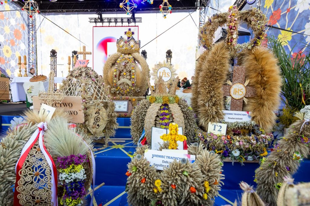 Konkurs wieńców dożynkowych, fot. Tomasz Czachorowski/eventphoto dla UMWKP