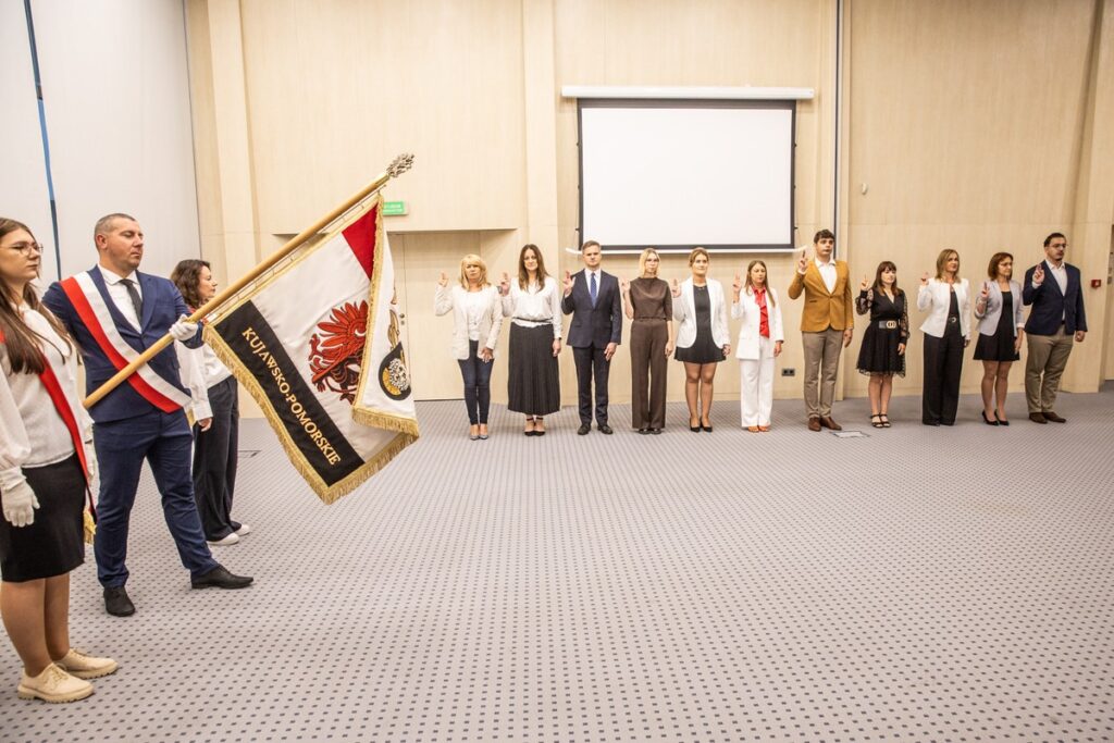 New officials taking their oath of office, 1 September 2025, photo: Andrzej Goiński/UMWKP