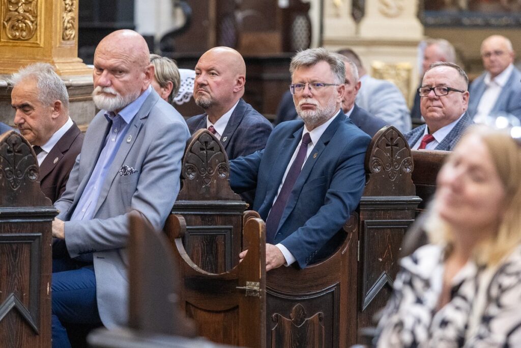 Jubilee meeting of local government officials and parliamentarians, photo: Szymon Zdziebło/tarantoga.pl for UMWKP