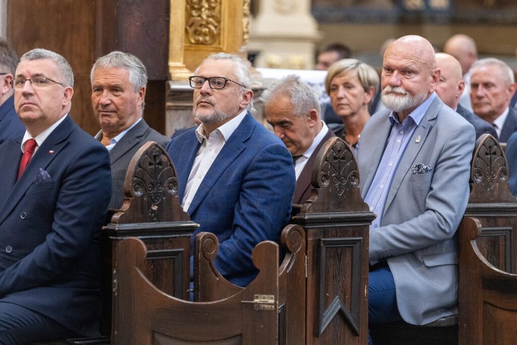 Jubilee meeting of local government officials and parliamentarians, photo: Szymon Zdziebło/tarantoga.pl for UMWKP
