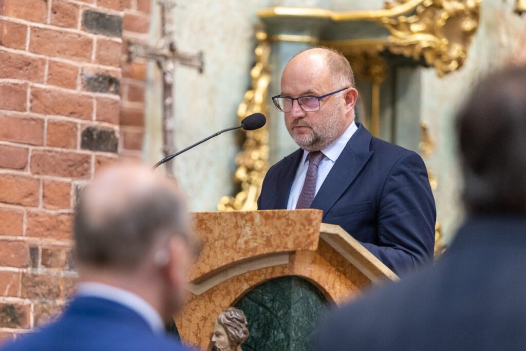 Jubilee meeting of local government officials and parliamentarians, photo: Szymon Zdziebło/tarantoga.pl for UMWKP