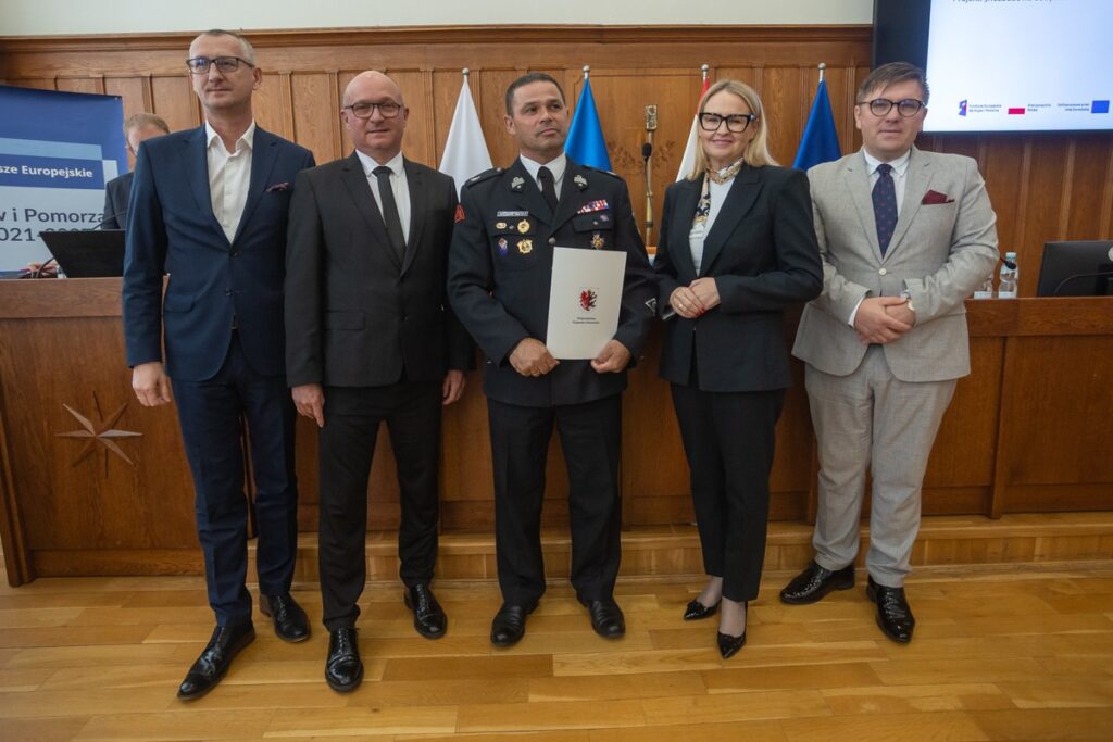 Ceremonia wręczenia umów FEdKP i KPO, fot. Mikołaj Kuras dla UMWKP