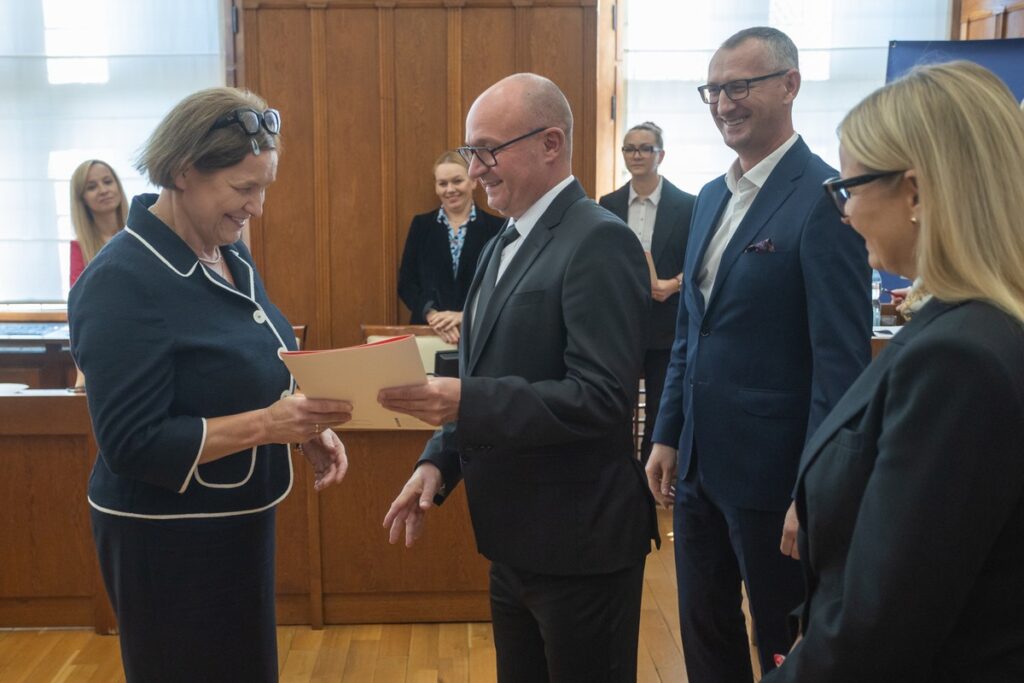Ceremonia wręczenia umów FEdKP i KPO, fot. Mikołaj Kuras dla UMWKP