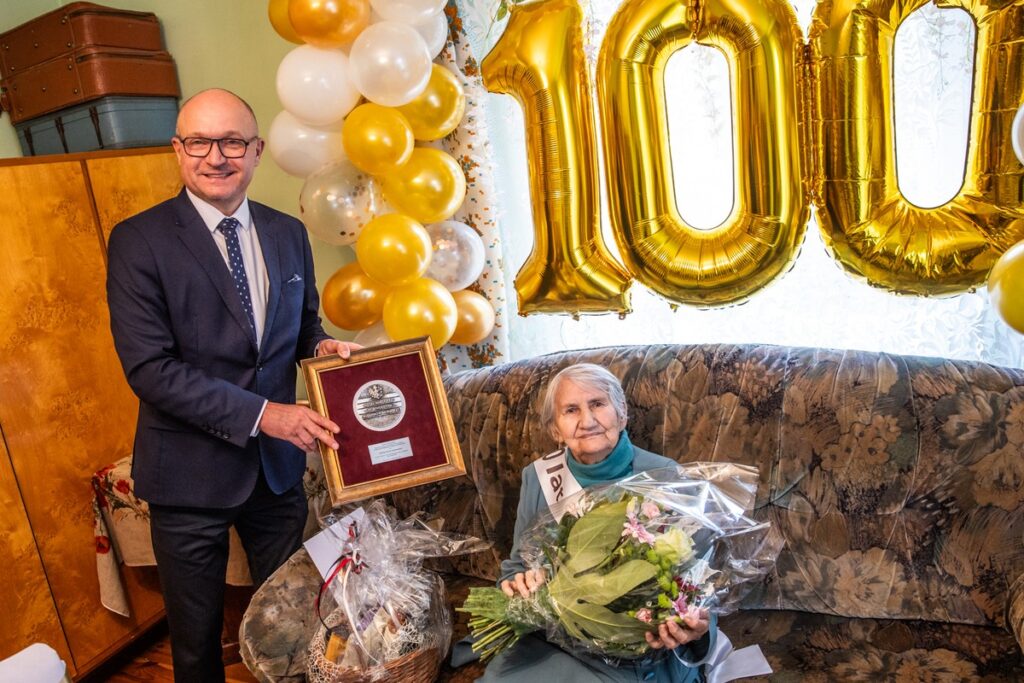 Awarding of the Unitas Durat medal to Jadwiga Lutostańska, photo by Andrzej Goiński/UMWKP