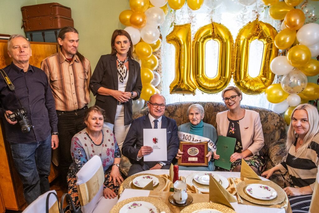 Awarding of the Unitas Durat medal to Jadwiga Lutostańska, photo by Andrzej Goiński/UMWKP