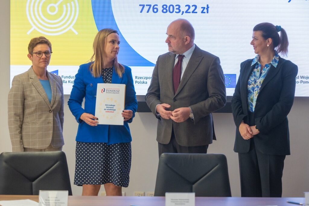 Uroczystość podpisania umów, fot. Mikołaj Kuras dla UMWKP