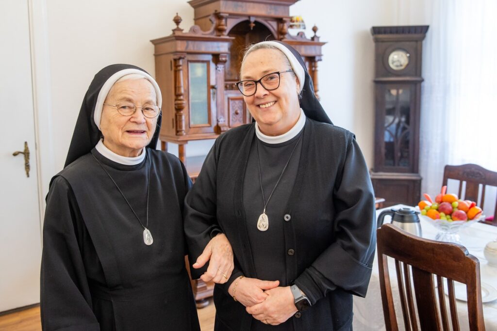 Wręczenie medalu Unitas Durat siostrze Rafaeli Stefanii Pędziesz, fot. Andrzej Goiński/UMWKP