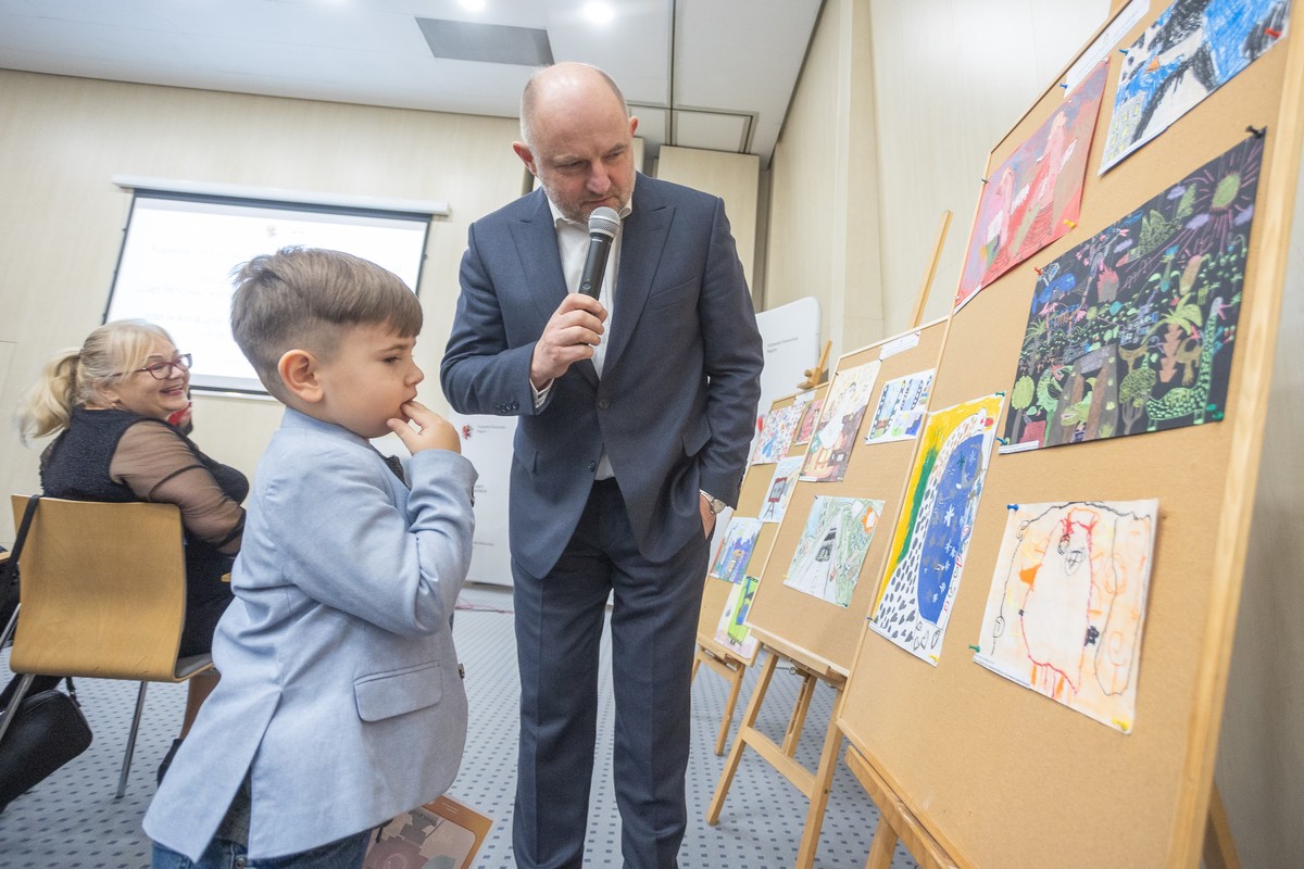 Award ceremony for last year’s art competition. Photo by Mikołaj Kuras for UMWKP