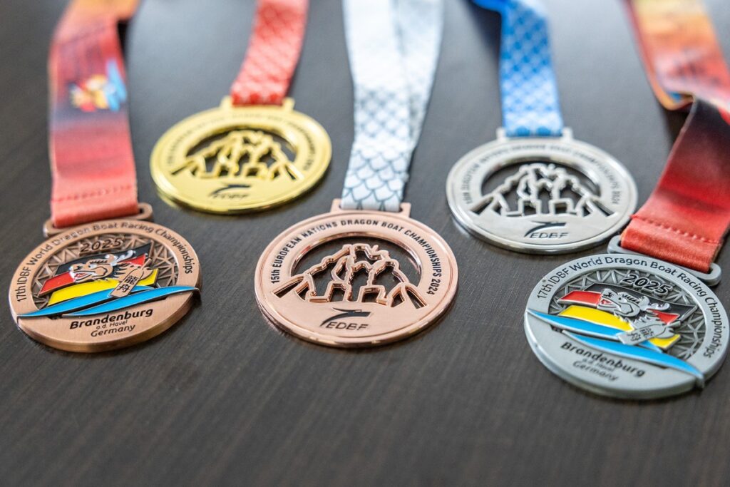 Spotkanie marszałka z zawodnikami Stowarzyszenia Sportów Wodnych Dragon Chełmno, fot. Szymon Zdziebło/tarantoga.pl dla UMWKP
