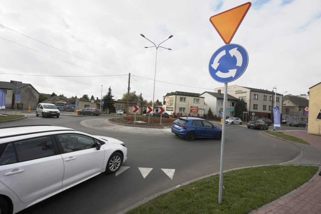 Otwarcie ronda w Golubiu-Dobrzyniu, fot. Mikołaj Kuras dla UMWKP