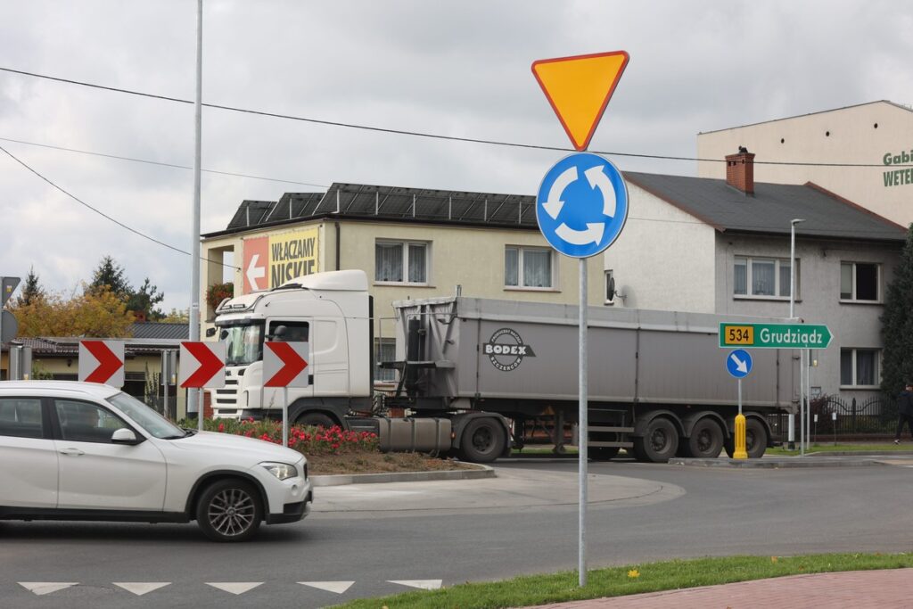 Otwarcie ronda w Golubiu-Dobrzyniu, fot. Mikołaj Kuras dla UMWKP