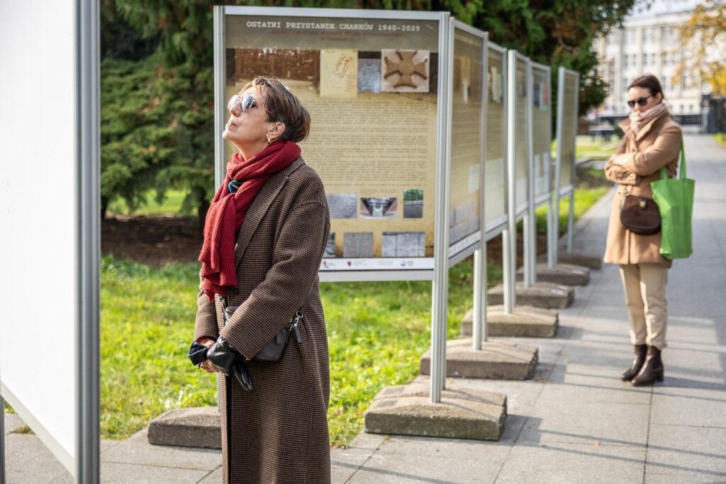 Opening of the outdoor exhibition “Last Stop Kharkiv 1940–2025”, photo by Szymon Zdziebło / tarantoga.pl for UMWKP