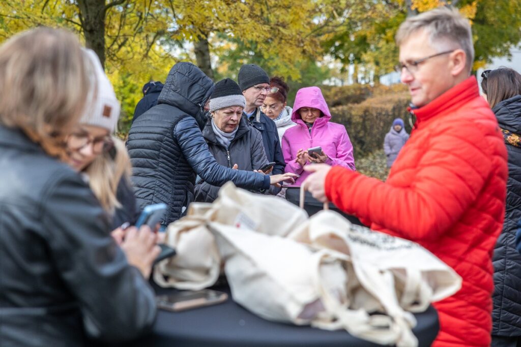 Odbiór gęsich tuszek w Toruniu, fot. Szymon Zdziebło/tarantoga.pl dla UMWKP