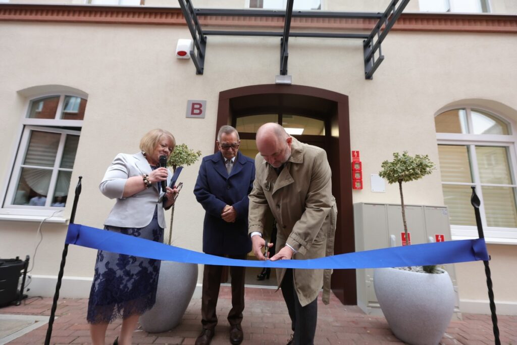 Uroczystość otwarcia zmodernizowanego pawilonu w Wojewódzkim Szpitalu Obserwacyjno-Zakaźnym w Bydgoszczy, fot. Tomasz Czachorowski/eventphoto dla UMWKP