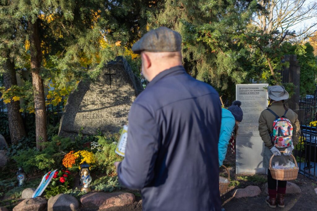 Fundraising at St. George’s Cemetery in Toruń, photo by Mikołaj Kuras for the UMWKP