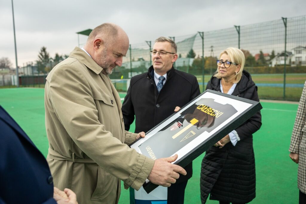 Visit to the sports facility in Gąsawa, photo by Szymon Zdziebło/tarantoga for UMWKP