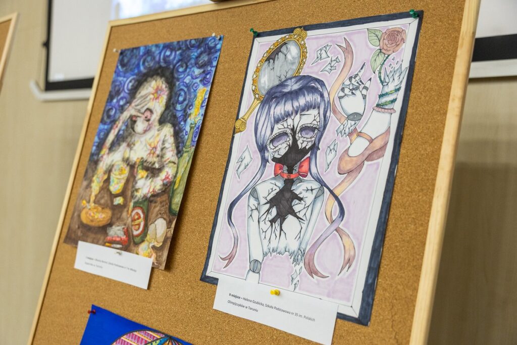 Wręczenie nagród w konkursie plastycznym „Zdrowie psychiczne – wyraź je artystycznie”, fot. Szymon Zdziebło/tarantoga.pl dla UMWKP