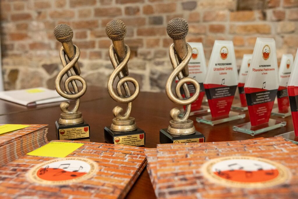 Jubileuszowa XX edycja Wojewódzkiego Festiwalu Pieśni Patriotycznej „Tobie Polsko” ,fot. Szymon Zdziebło/tarantoga.pl dla UMWKP