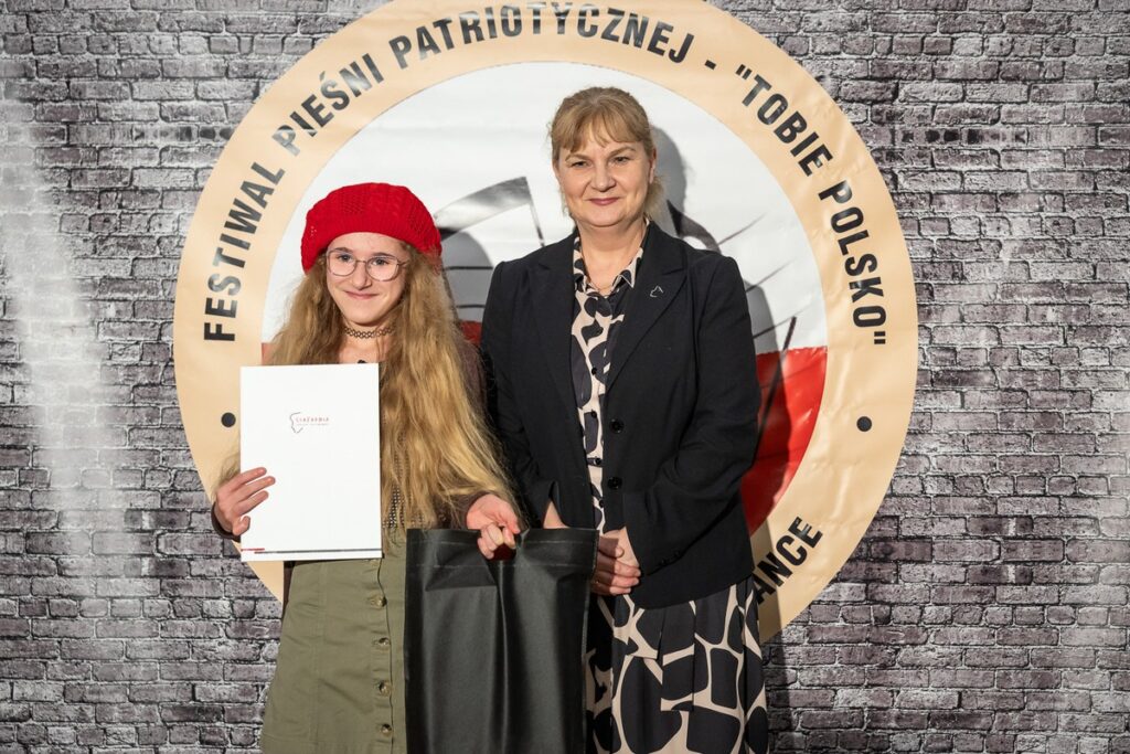 Jubileuszowa XX edycja Wojewódzkiego Festiwalu Pieśni Patriotycznej „Tobie Polsko” ,fot. Szymon Zdziebło/tarantoga.pl dla UMWKP