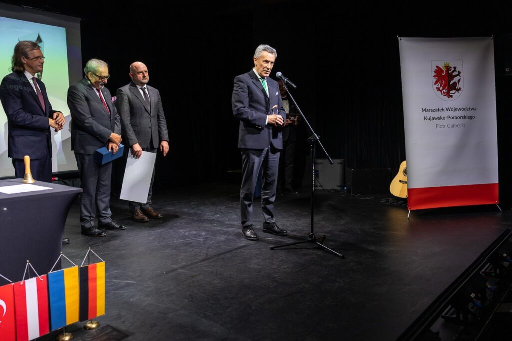 Gala otwarcia Kujawsko-Pomorskiego Forum Innowacji, Nauki, Biznesu i Samorządu, fot. Szymon Zdziebło/tarantoga.pl dla UMWKP