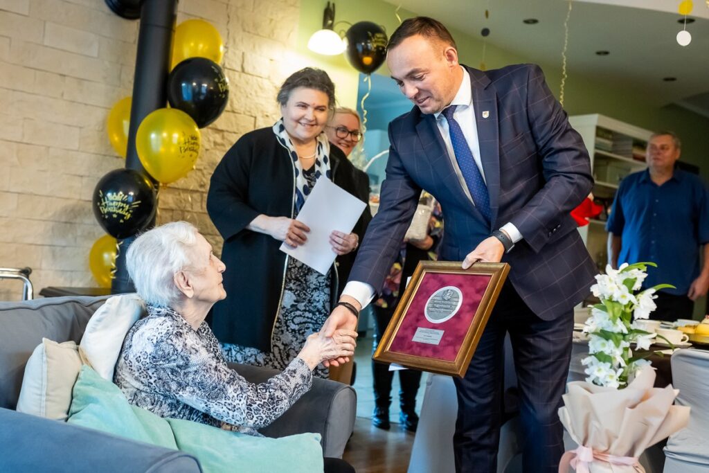 Wręczenie medalu Unitas Durat Zofii Barańskiej, fot. Tomasz Czachorowski/eventphoto.com.pl dla UMWKP
