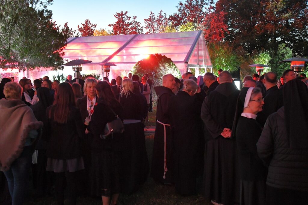 Uroczysty piknik Święta Niepodległości, ambasada RP przy Stolicy Apostolskiej, Rzym, fot. Joanna Wawrzyniak dla UMWKP