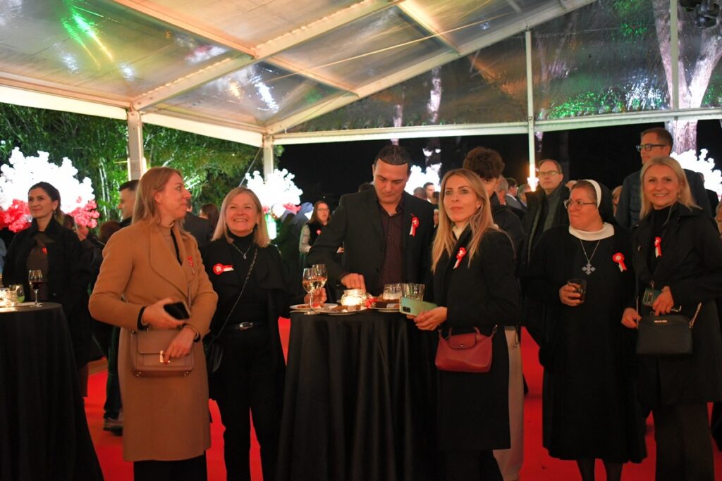 Uroczysty piknik Święta Niepodległości, ambasada RP przy Stolicy Apostolskiej, Rzym, fot. Joanna Wawrzyniak dla UMWKP