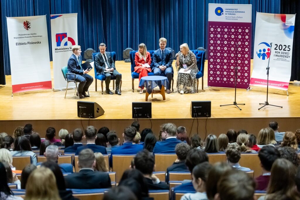 III Kongres Młodzieżowych rad Województwa, fot. Tomasz Czachorowski/eventphoto.com.pl dla UMWKP
