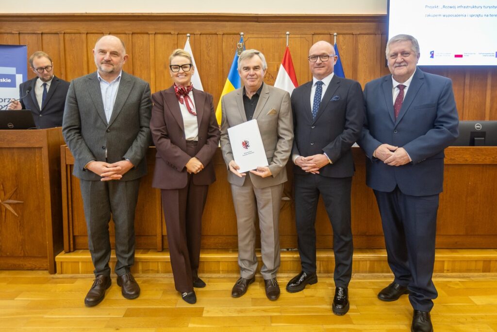 Ceremony of Awarding EFKP Agreements, 17 November 2025, photo by Szymon Zdziebło/tarantoga.pl for UMWKP