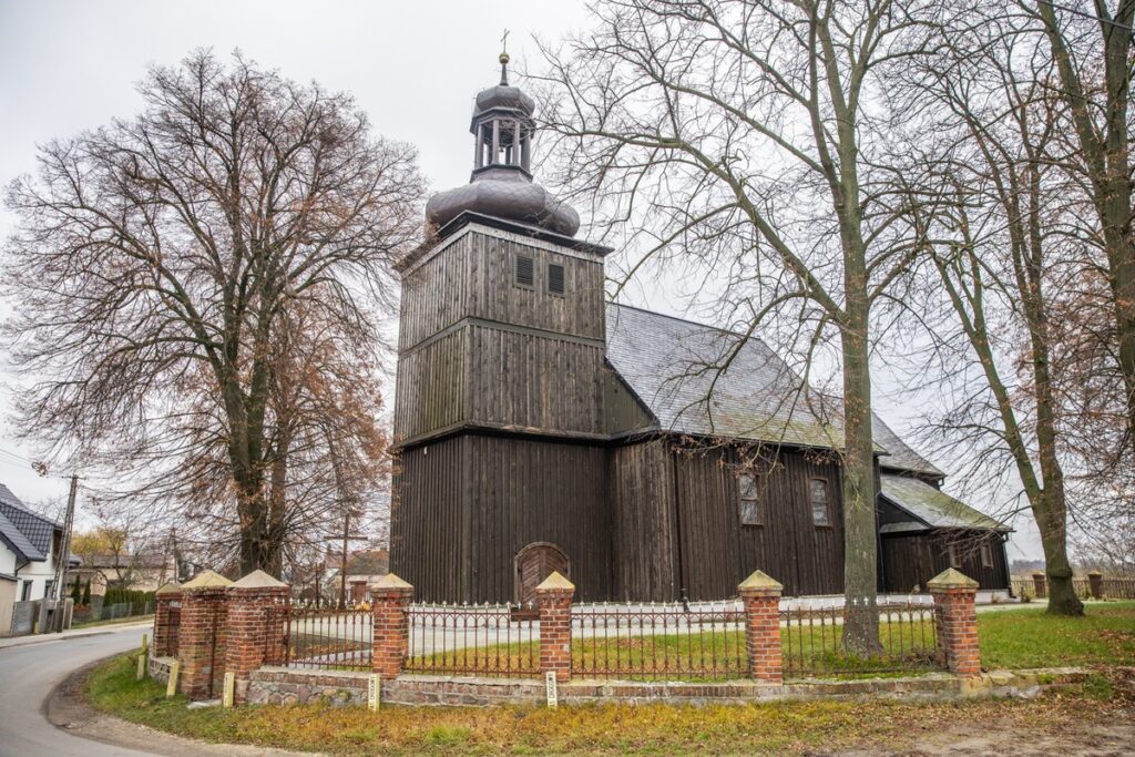 Roman Catholic Parish of St. Michael the Archangel in Siedlimowo (Mogilno County), photo by Andrzej Goiński / UMWKP