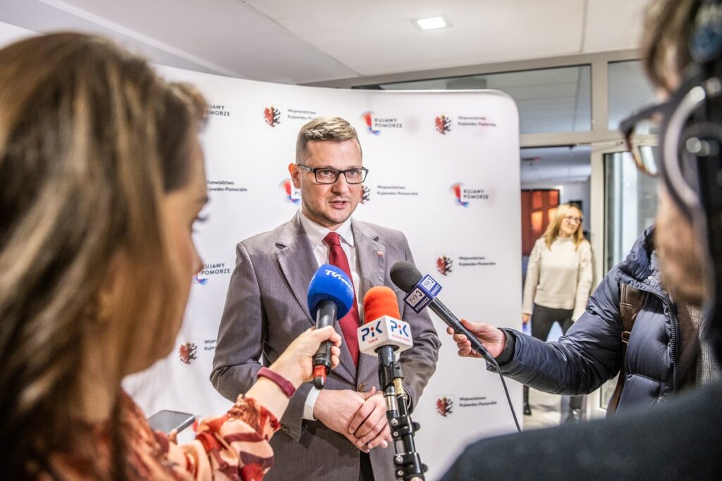 Podpisanie listu intencyjnego ws. rozbudowy systemu radiokomunikacyjnego, fot. Andrzej Goiński/UMWKP