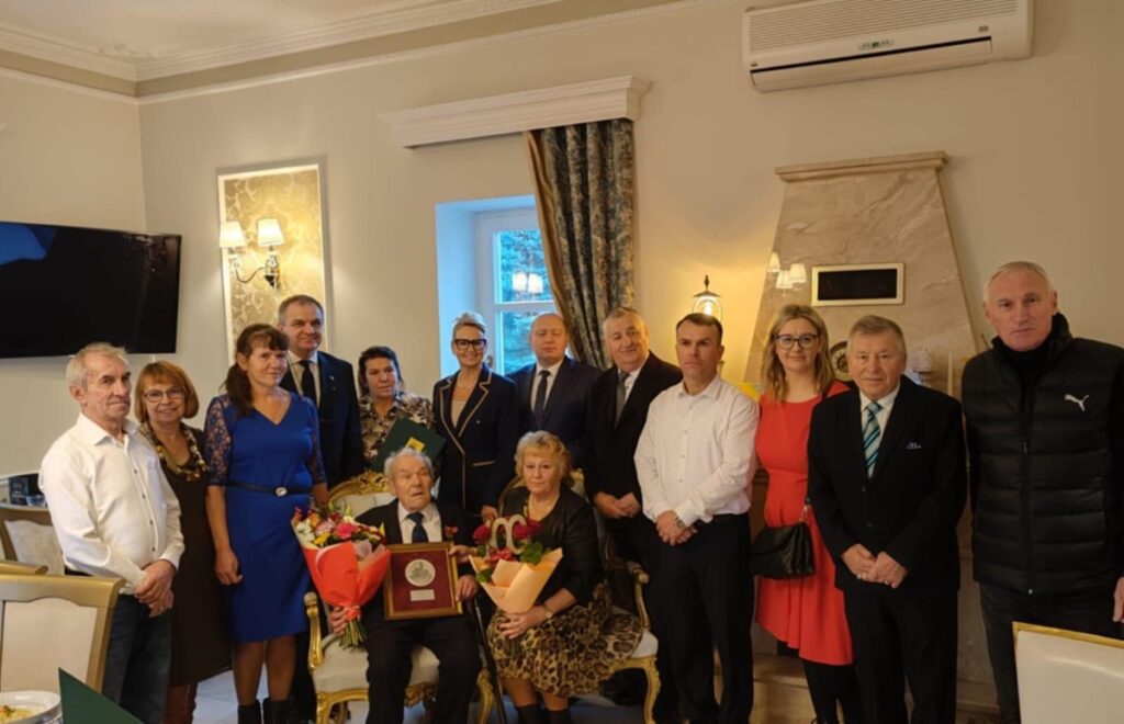 Presentation of the Unitas Durat medal to Stanisław Szafrański, photo: UMWKP