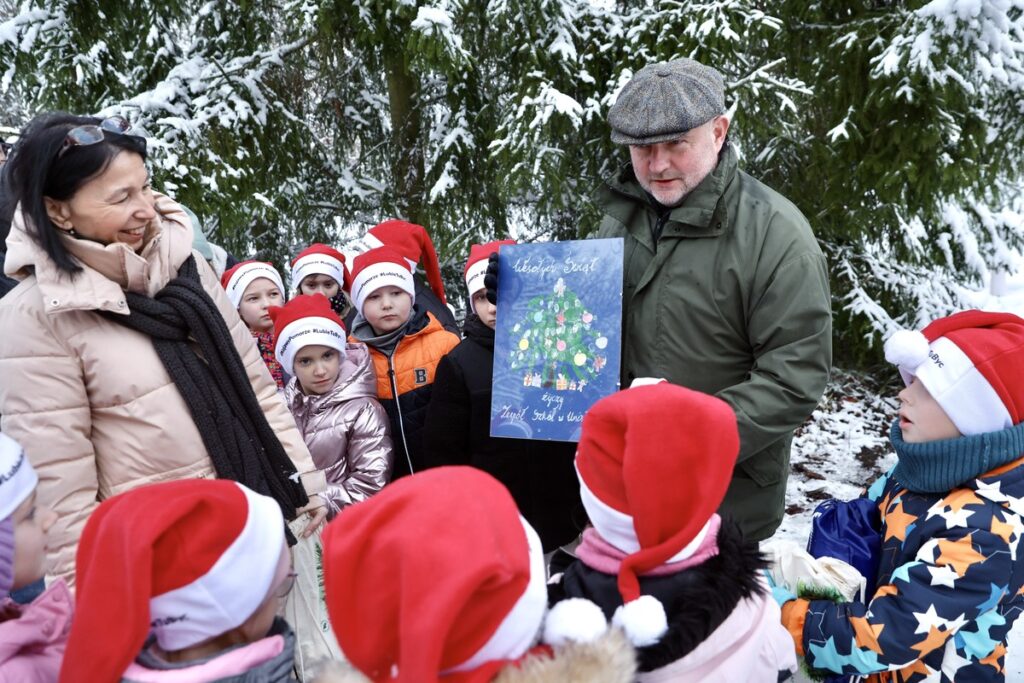 Choosing the Christmas Tree in the Raciniewo Forest District, photo by Andrzej Goiński/Marshal’s Office of the Kujawsko-Pomorskie Region