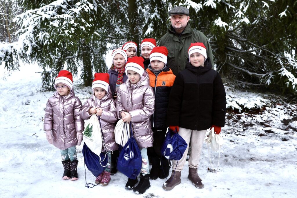 Choosing the Christmas Tree in the Raciniewo Forest District, photo by Andrzej Goiński/Marshal’s Office of the Kujawsko-Pomorskie Region