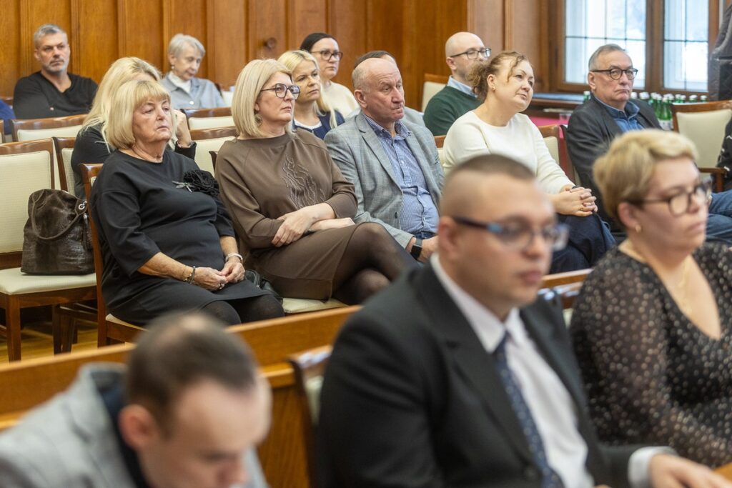 XV sesja osób z niepełnosprawnościami, fot. Szymon Zdziebło/tarantoga.pl dla UMWKP
