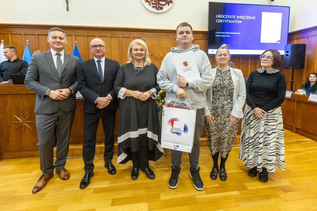 XV sesja osób z niepełnosprawnościami, fot. Szymon Zdziebło/tarantoga.pl dla UMWKP