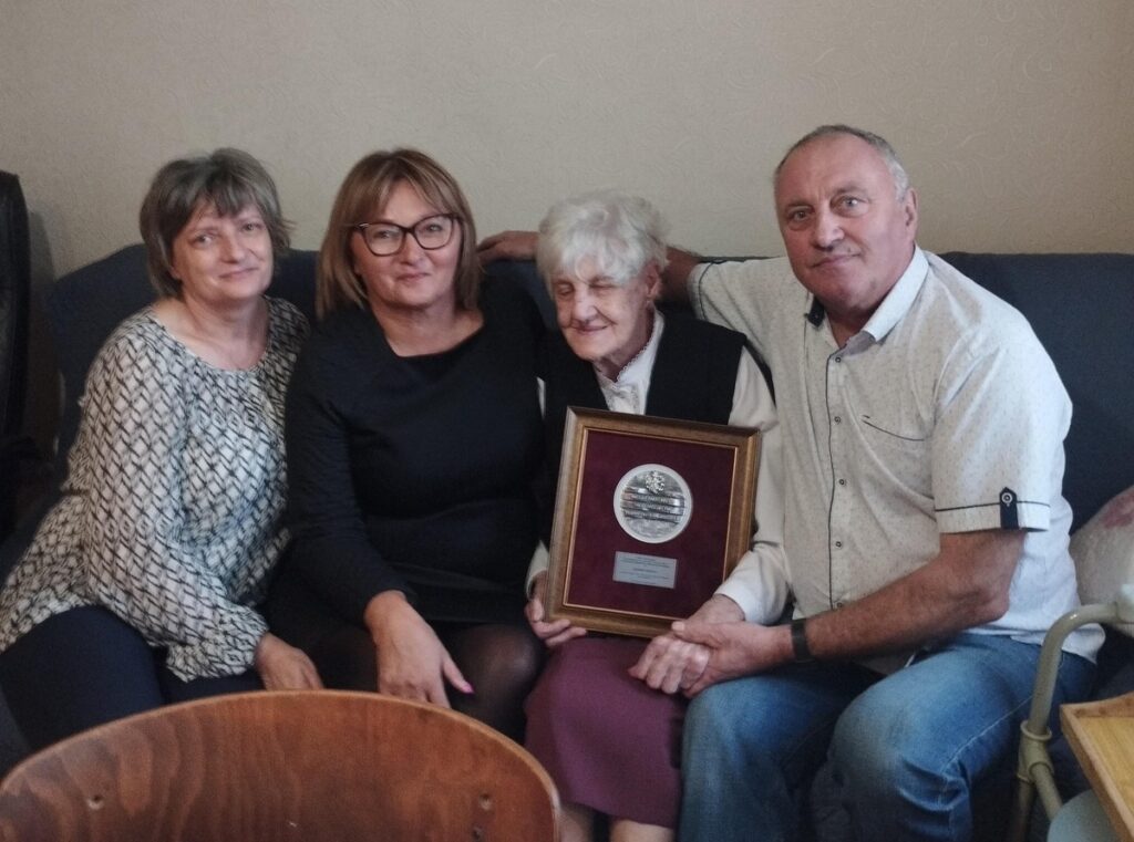 Wręczenie medalu Unitas Durat Agnieszce Steinborn, fot. UMWKP