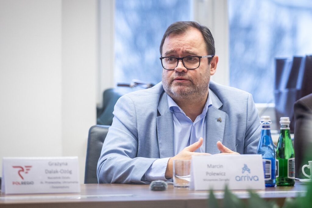 Konferencja dotycząca nowego rozkładu jazdy pociągów, fot. Szymon Zdziebło/tarantoga.pl dla UMWKP