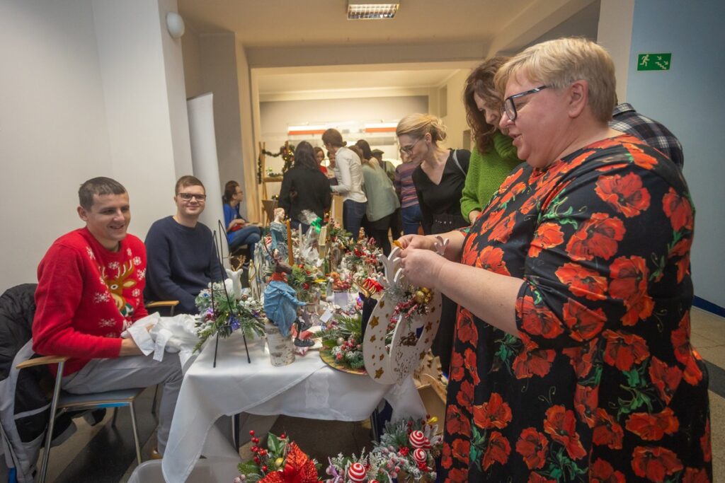 Kiermasz „My też potrafimy”, fot. Mikołaj Kuras dla UMWKP