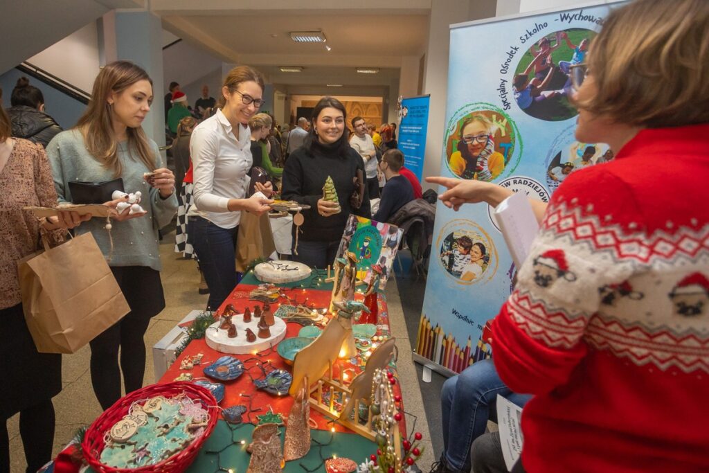 Kiermasz „My też potrafimy”, fot. Mikołaj Kuras dla UMWKP