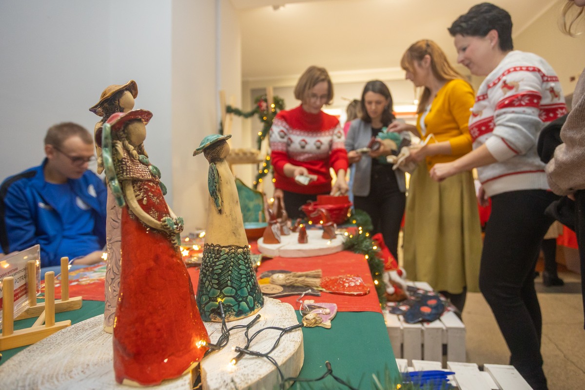 Kiermasz „My też potrafimy”, fot. Mikołaj Kuras dla UMWKP