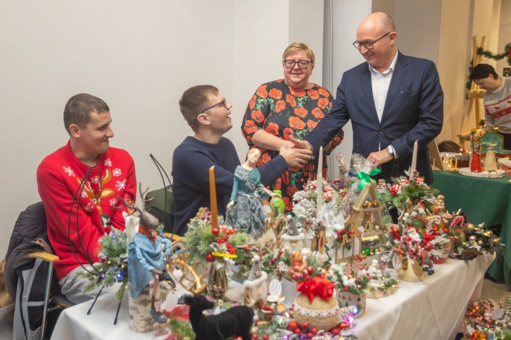 Kiermasz „My też potrafimy”, fot. Mikołaj Kuras dla UMWKP