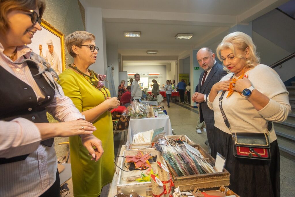 Kiermasz „My też potrafimy”, fot. Mikołaj Kuras dla UMWKP